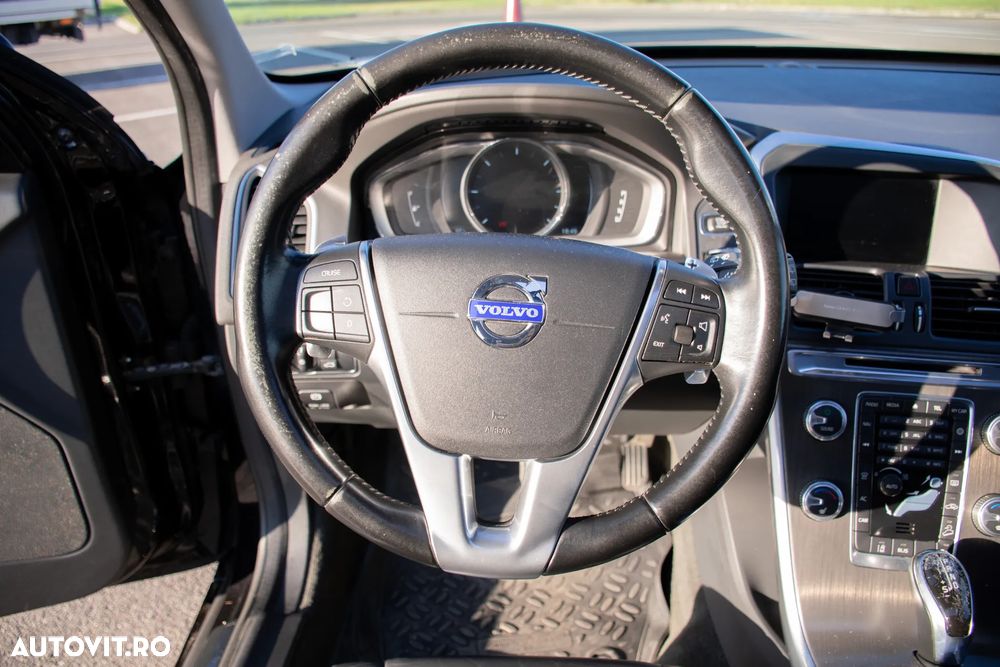 Volvo XC 60 D5AWD Summum - 24