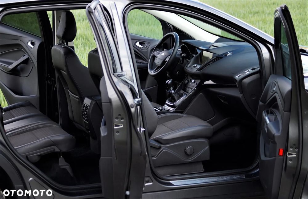 Ford Kuga - 26
