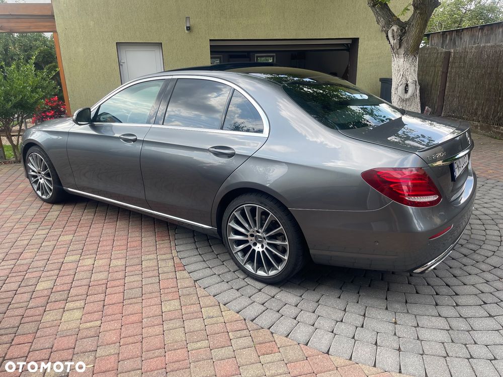 Mercedes-Benz Klasa E 220 d 4Matic 9G-TRONIC Sportstyle Edition - 3