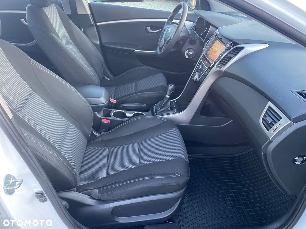 Hyundai i30 blue 1.4 Style - 26