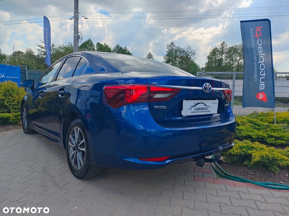 Toyota Avensis 1.8 Premium - 14