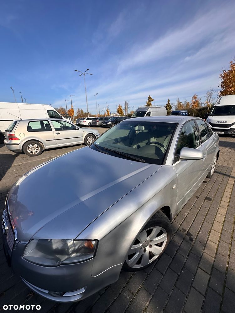 Audi A4 Limousine - 3