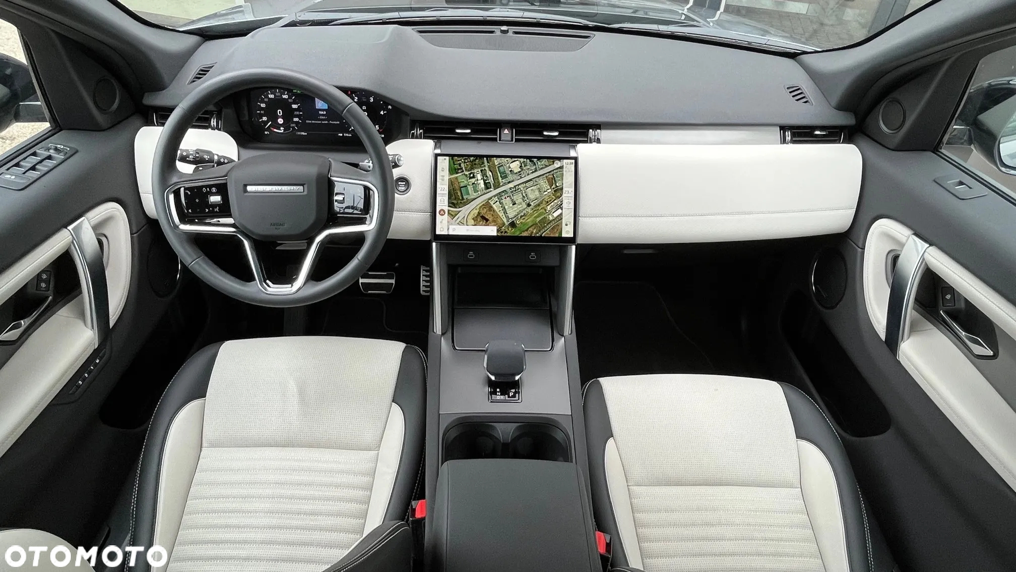 Land Rover Discovery Sport - 11