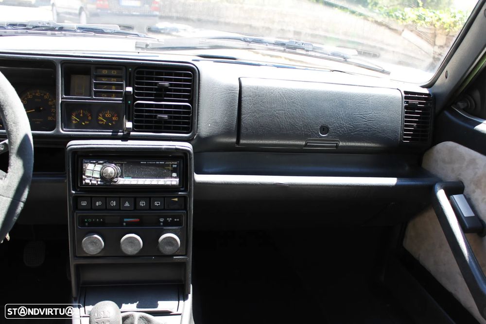 Lancia Delta 1.6 HF Turbo - 23