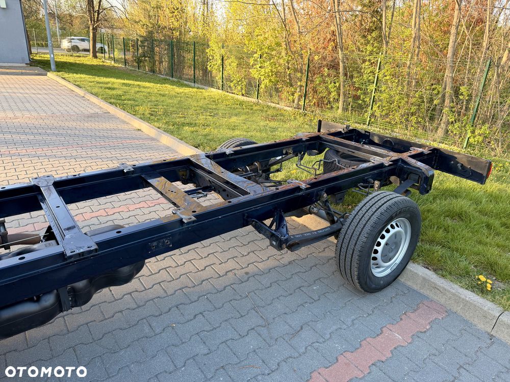 Mercedes-Benz Sprinter 319 - 9