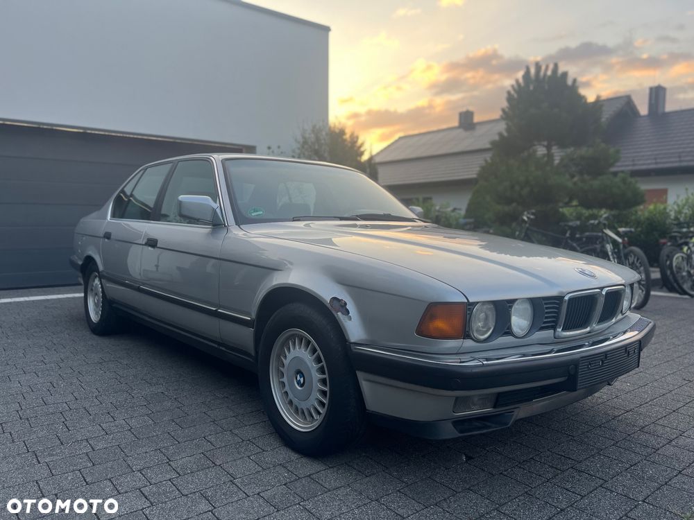 BMW Seria 7 740i V8 - 2