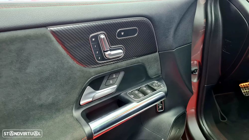 Mercedes-Benz GLA 200 d AMG Line - 11