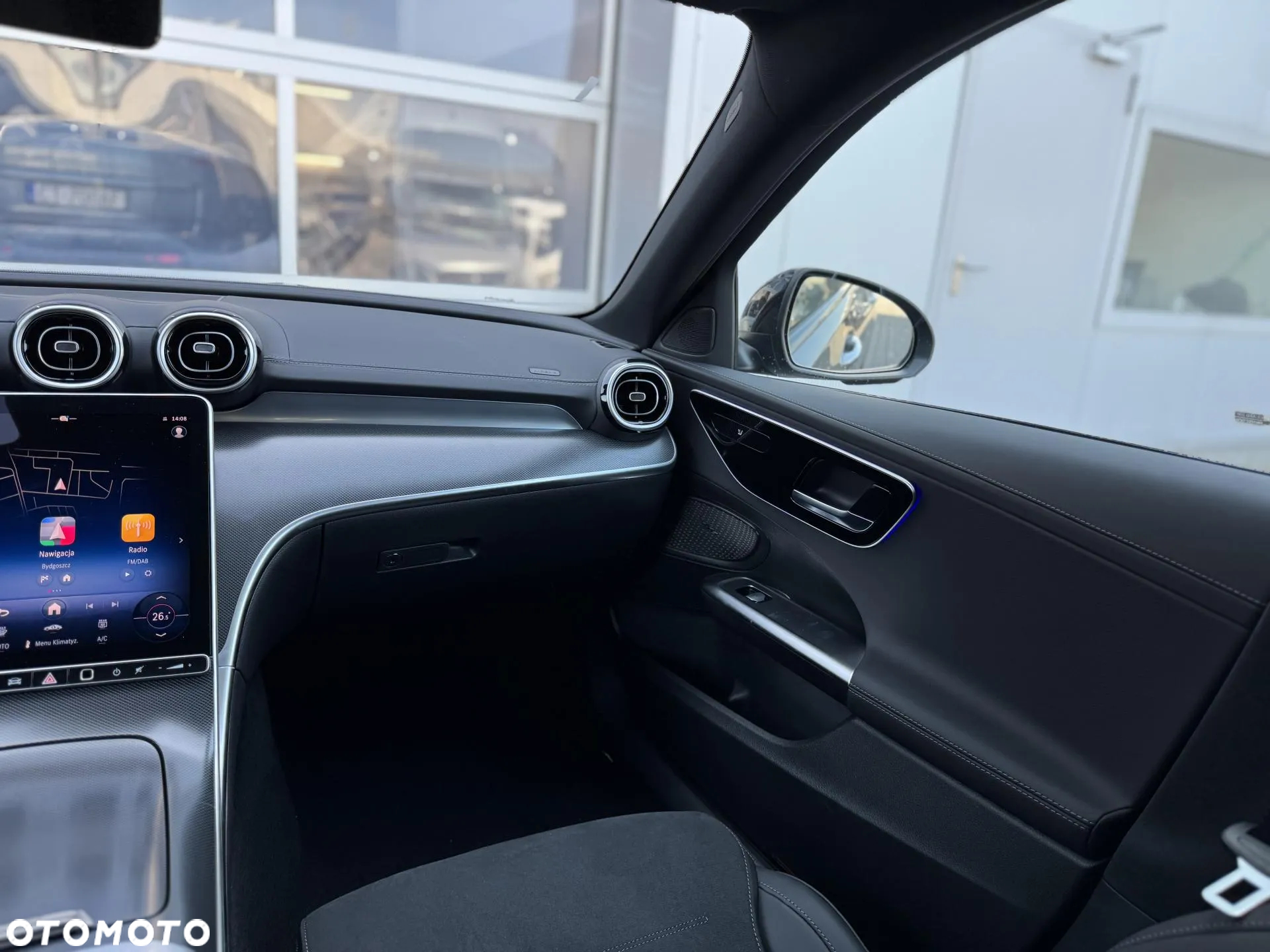 Mercedes-Benz Klasa C 180 9G-TRONIC AMG Line Advanced - 16