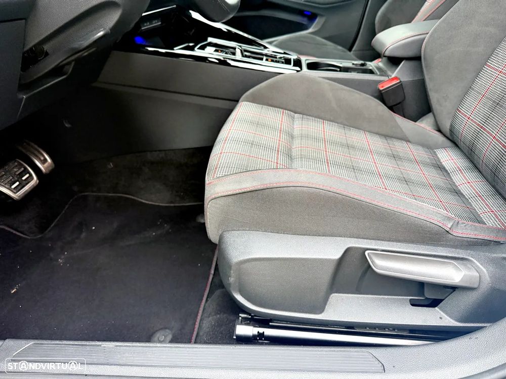 VW Golf 2.0 TSI GTI DSG - 22