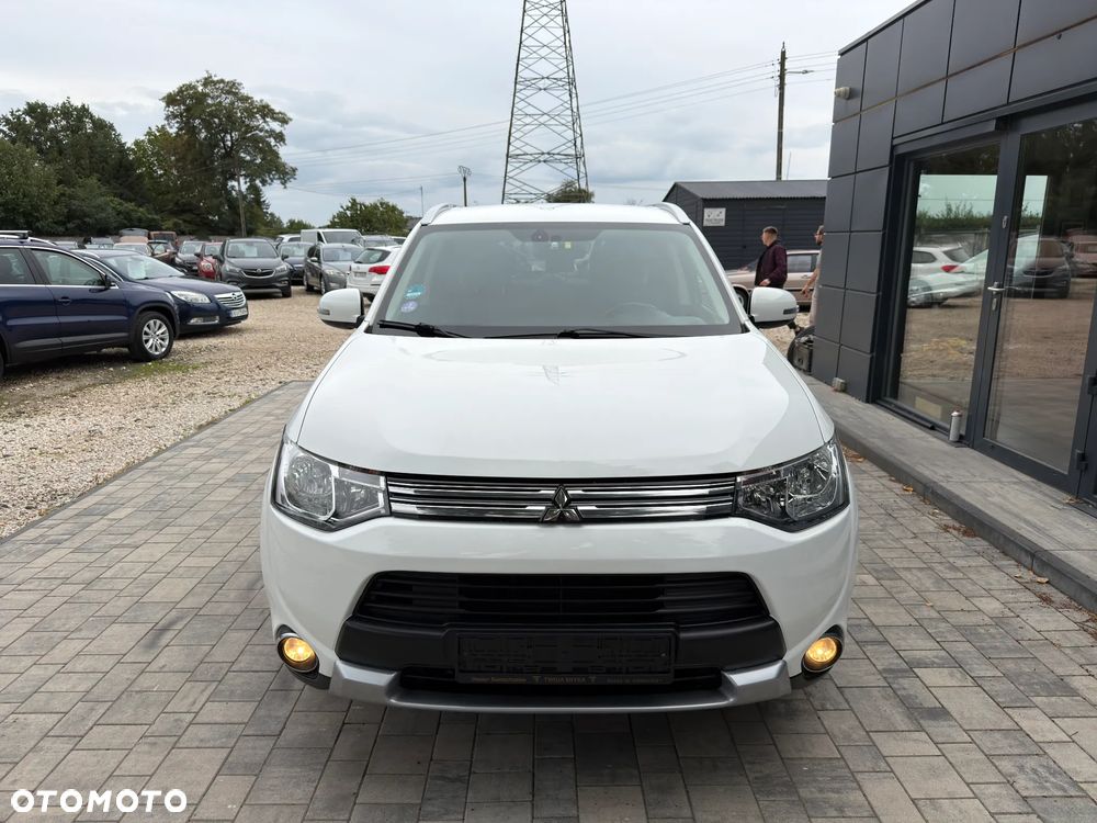 Mitsubishi Outlander Instyle NAVI + - 2