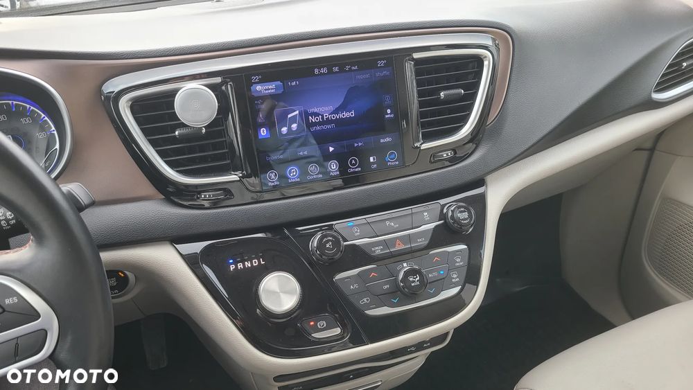 Chrysler Pacifica - 17