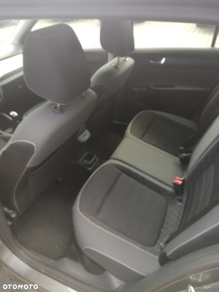 Skoda Fabia 1.0 TSI Ambition - 12