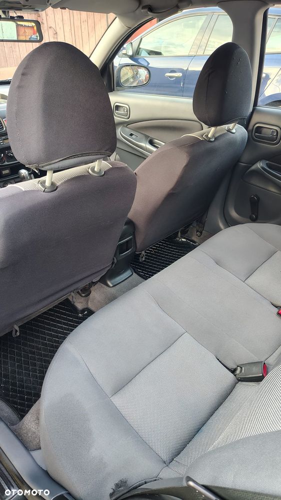 Nissan Almera 1.5 Visia + - 11
