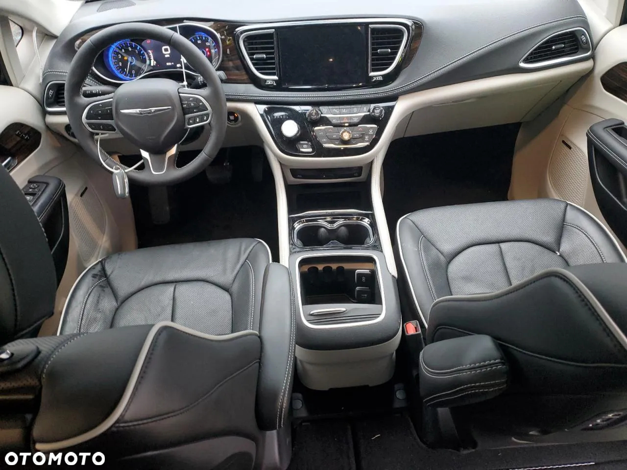 Chrysler Pacifica - 8
