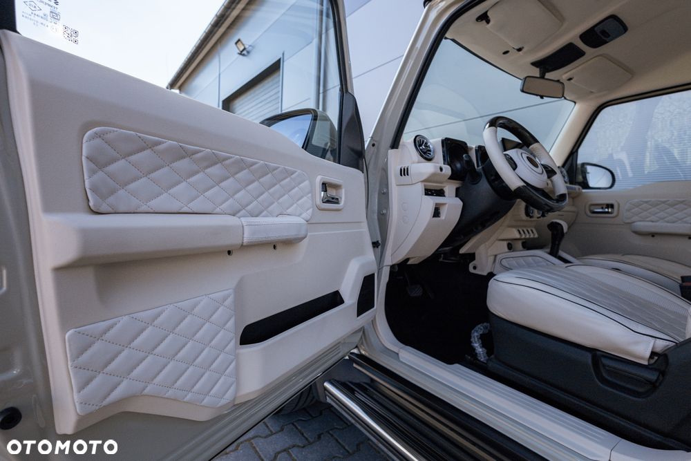 Suzuki Jimny 1.5 Elegance - 17