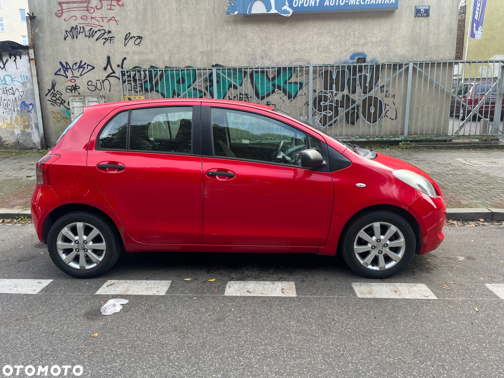 Toyota Yaris 1.3 Luna Premium - 4
