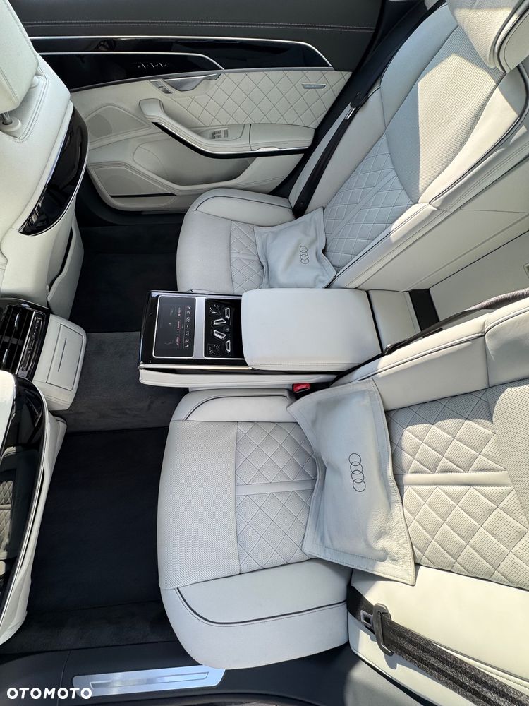 Audi A8 - 11
