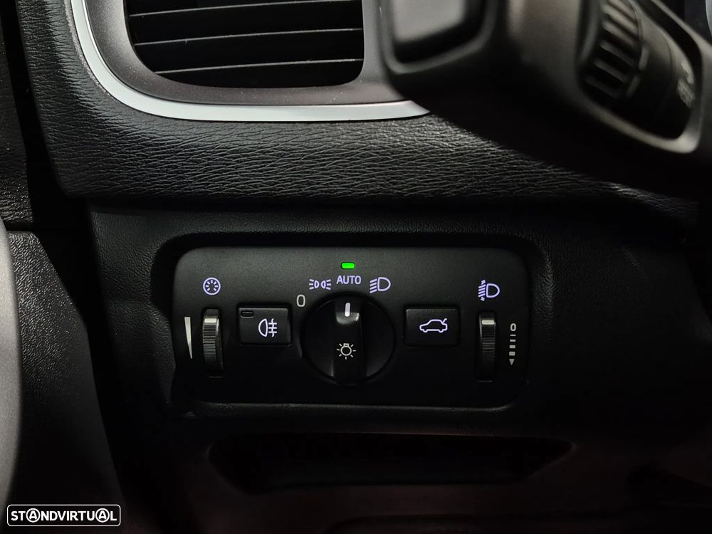 Volvo V40 1.6 D2 Eco Momentum - 24