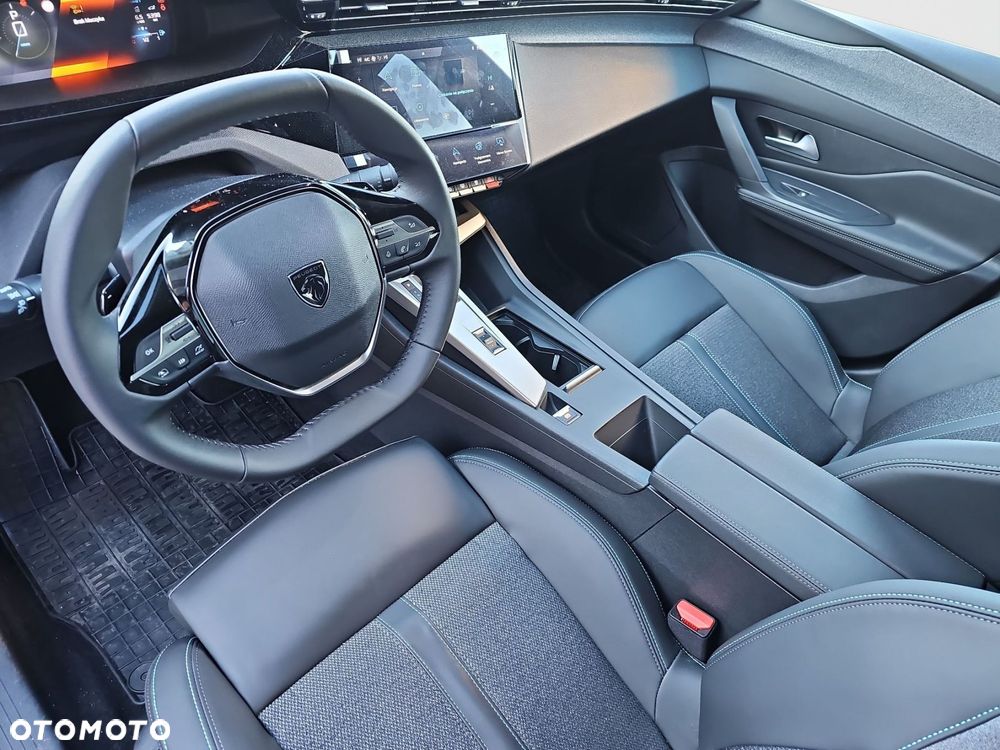 Peugeot 408 - 12