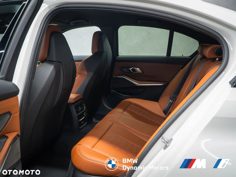 BMW M3 Competition M xDrive - 26