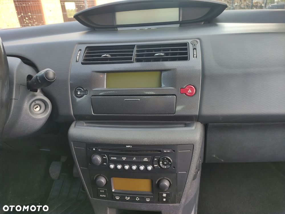 Citroën C4 1.4 16V Equilibre - 8