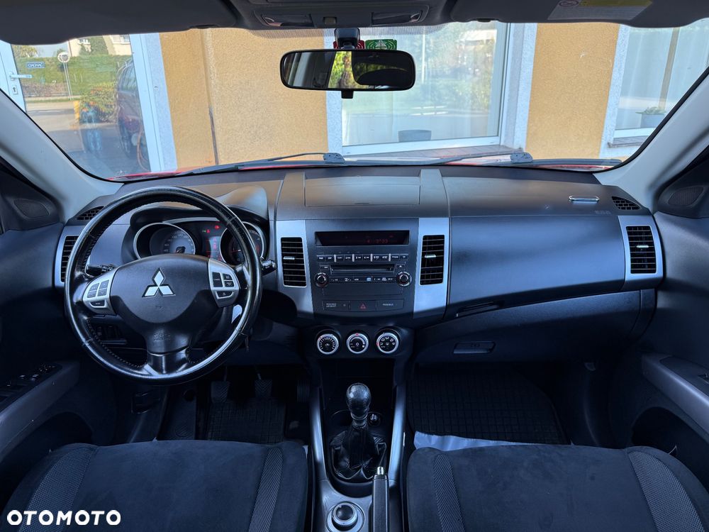 Mitsubishi Outlander 2.0 DI-D 4WD Instyle - 14