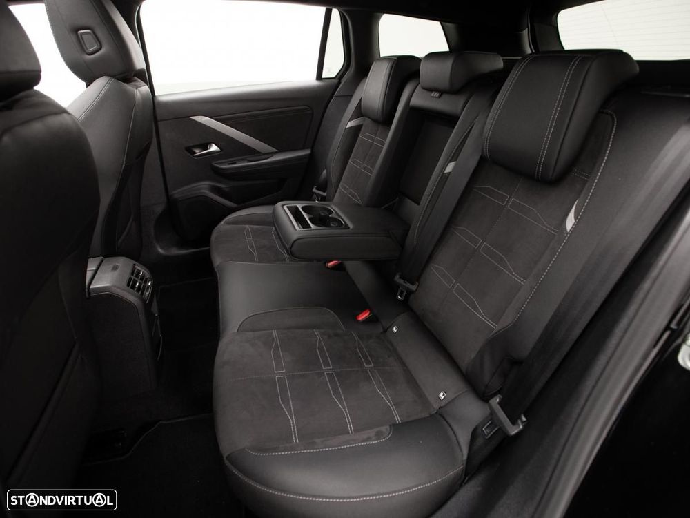 Opel Astra Sports Tourer - 12