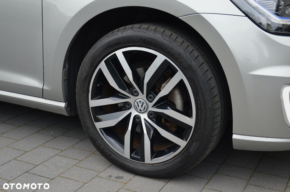 Volkswagen Golf e-Golf - 36