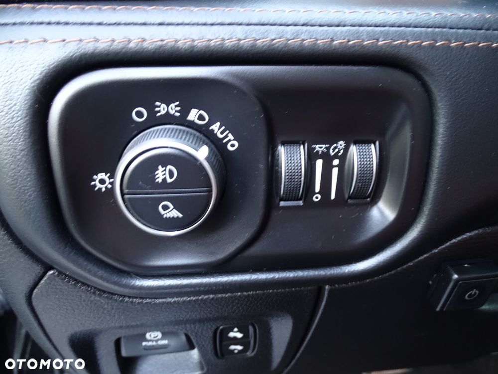 RAM 1500 Crew Cab Longhorn - 20