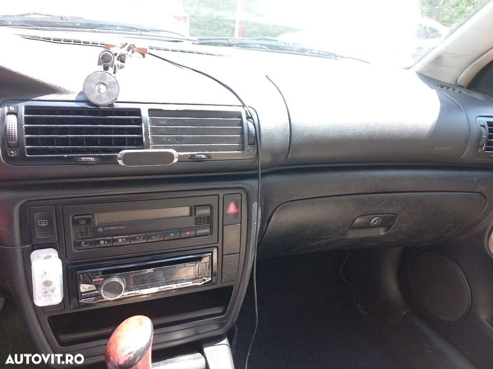 Volkswagen Passat 1.9TDI Highline - 20