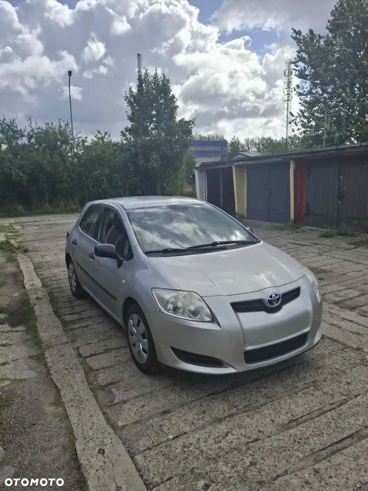Toyota Auris 1.6 VVT-i Terra - 2
