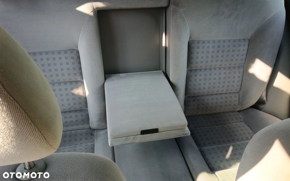 Volkswagen Golf - 12