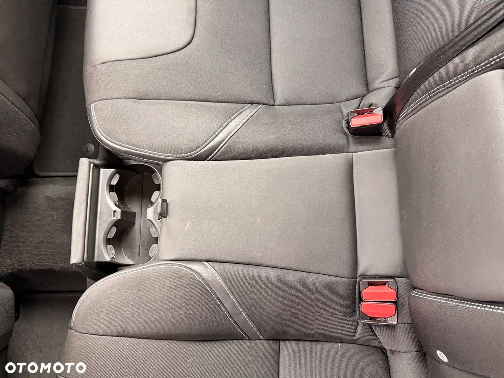 Volvo V40 - 36