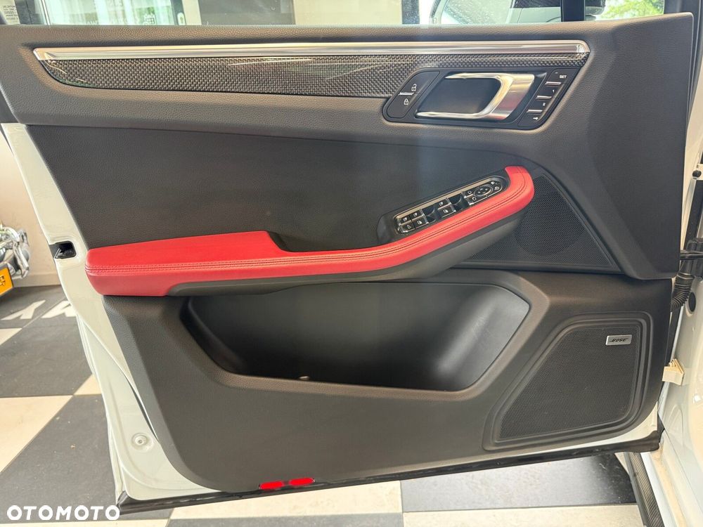 Porsche Macan - 23