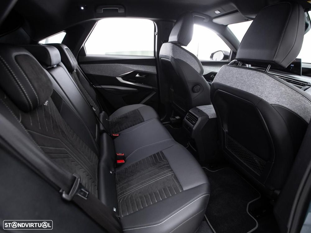 Peugeot E-3008 GT - 12