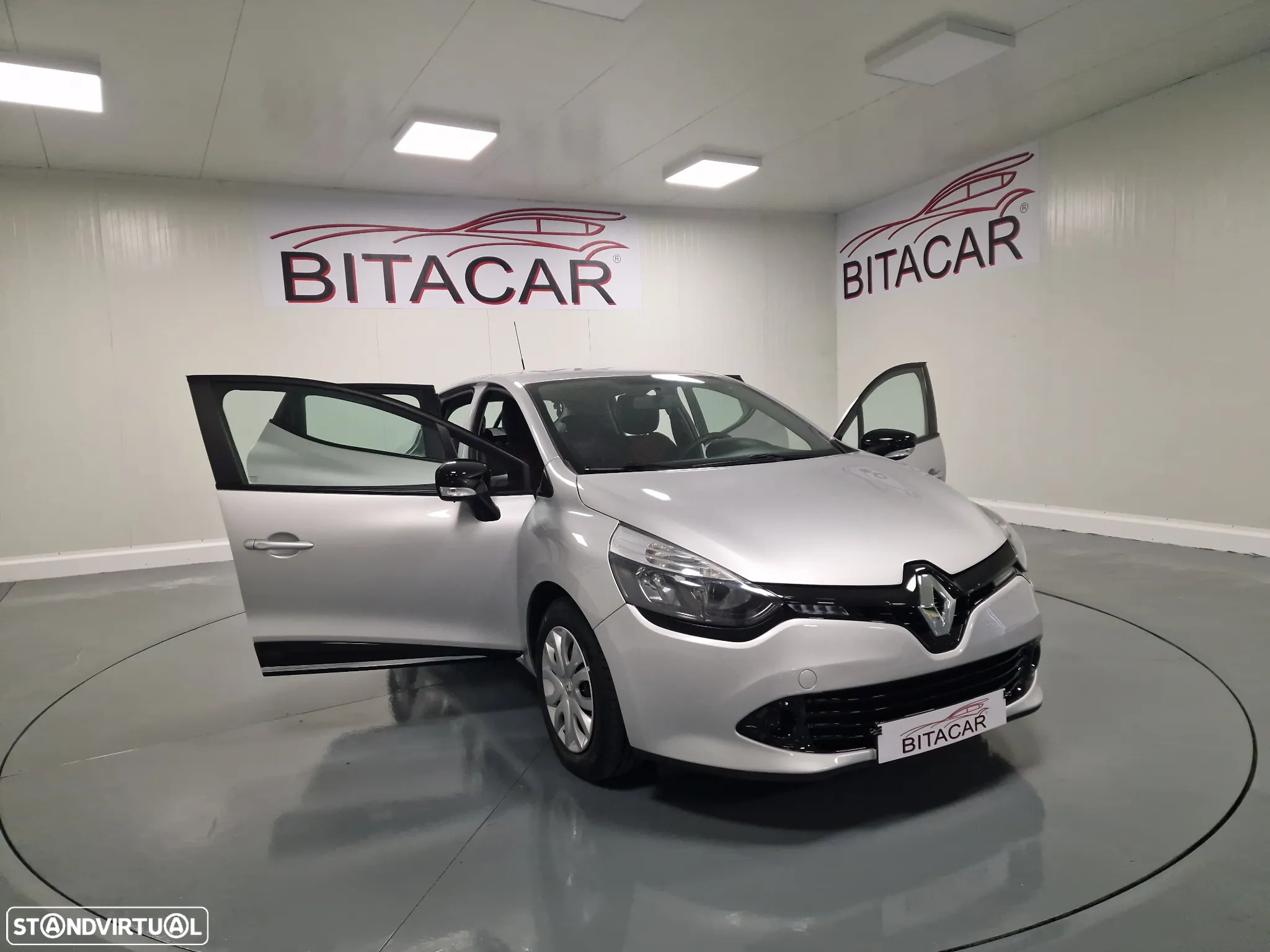 Renault Clio 1.5 dCi Confort - 11