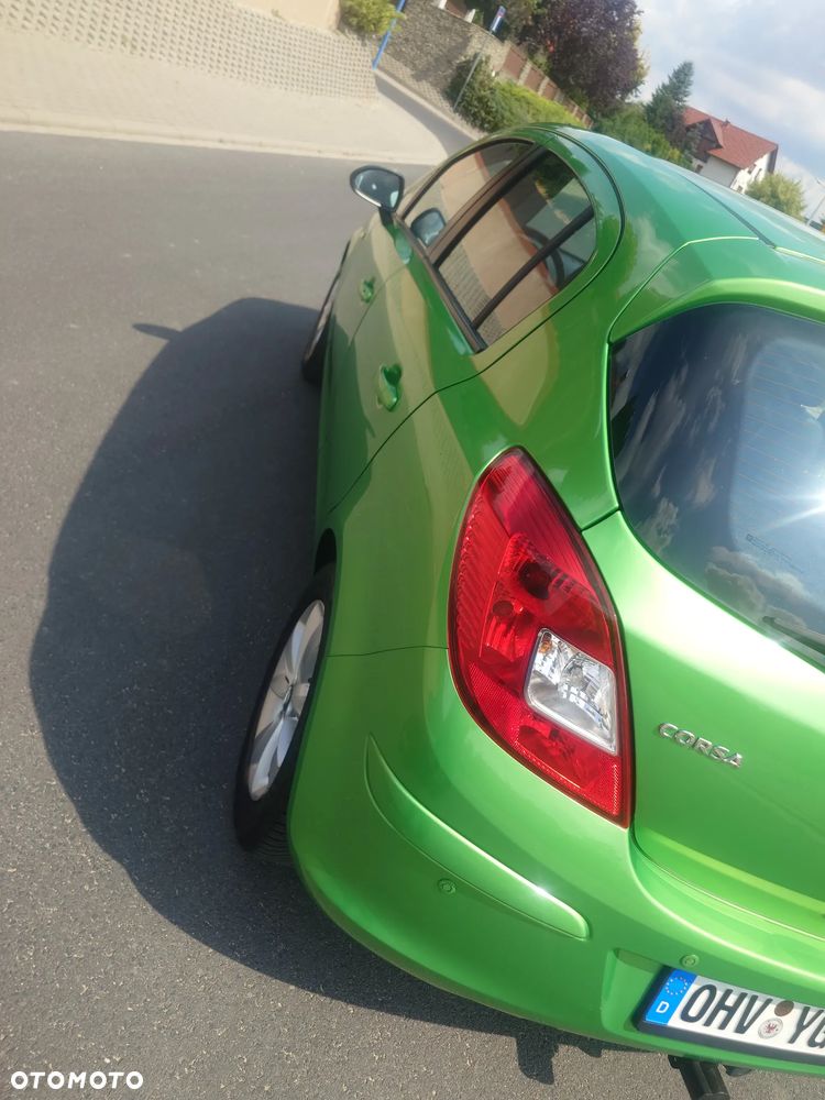 Opel Corsa 1.2 16V Enjoy - 13