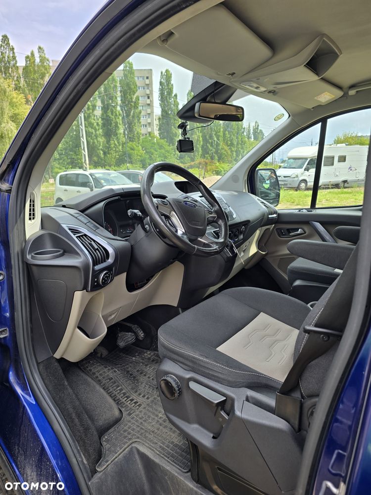 Ford Tourneo Custom - 14