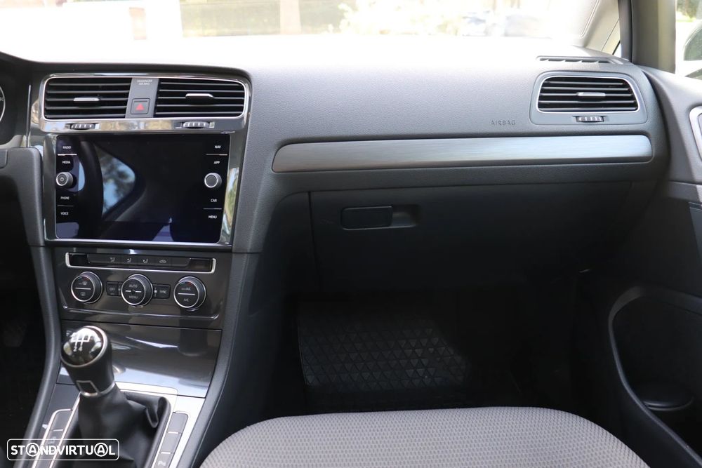 VW Golf Variant 1.6 TDi Confortline - 19