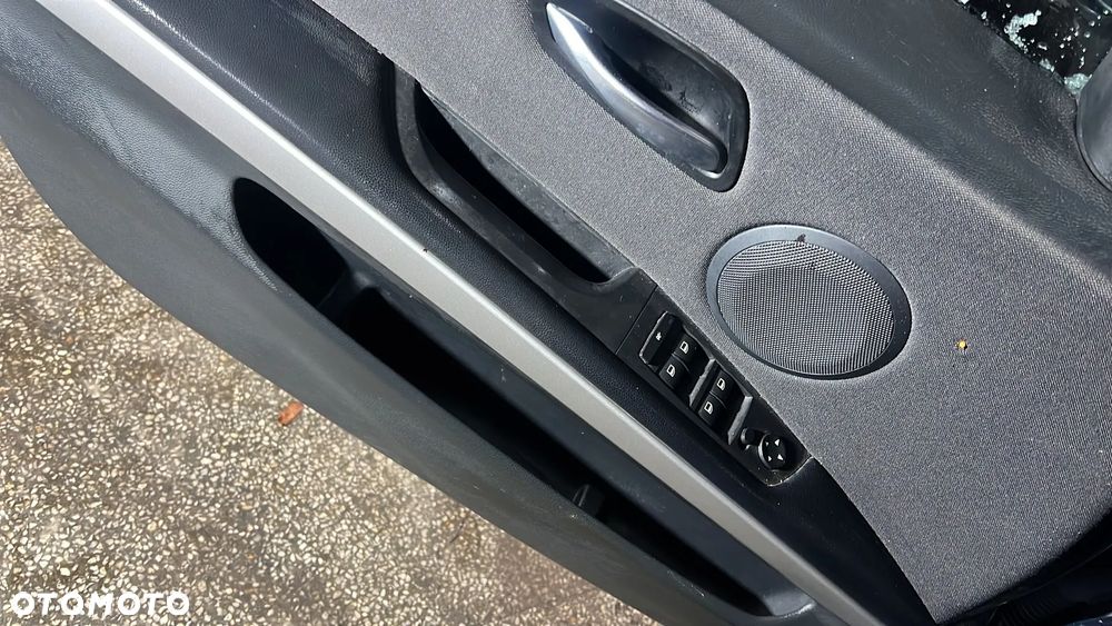 Boczki drzwi BMW E90 sedan Europa EU komplet - 4