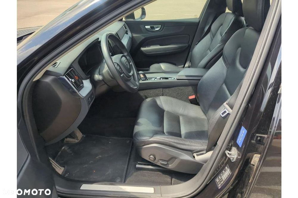 Volvo XC 60 B5 D AWD Momentum Pro - 5