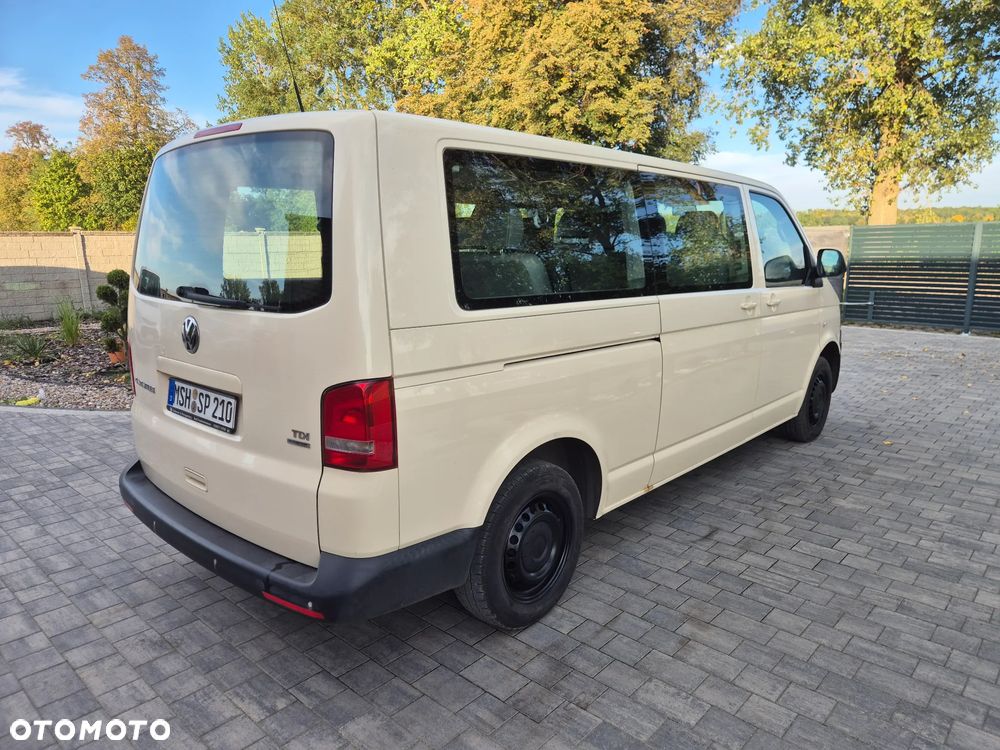 Volkswagen Caravelle - 3