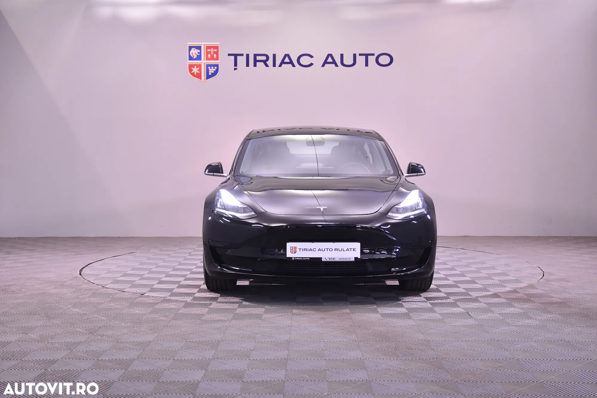 Tesla Model 3 - 8