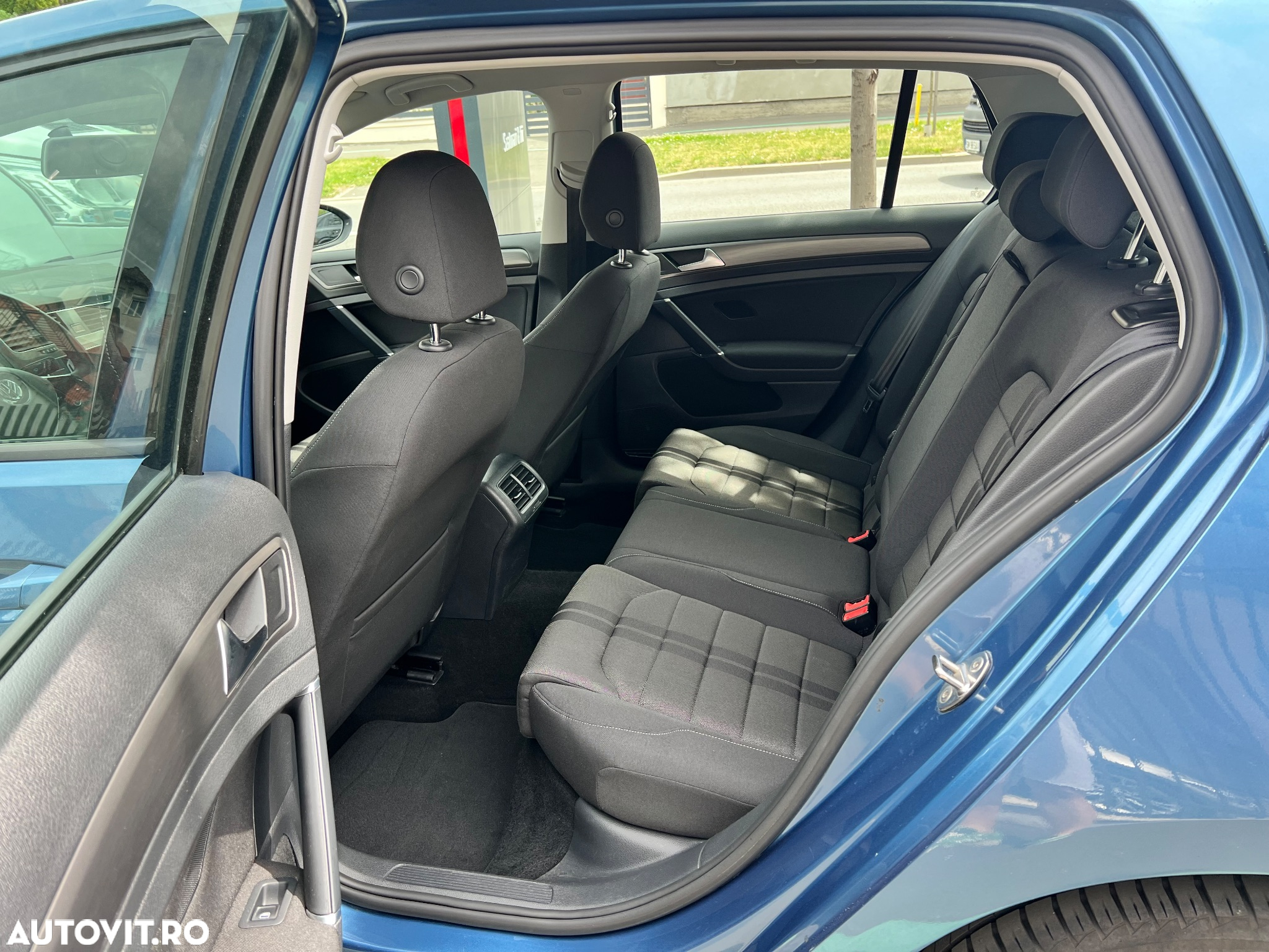 Volkswagen Golf 1.6 TDI BMT Comfortline - 12