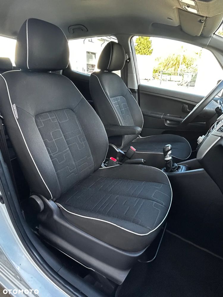 Kia Venga 1.4 CVVT Vision - 11
