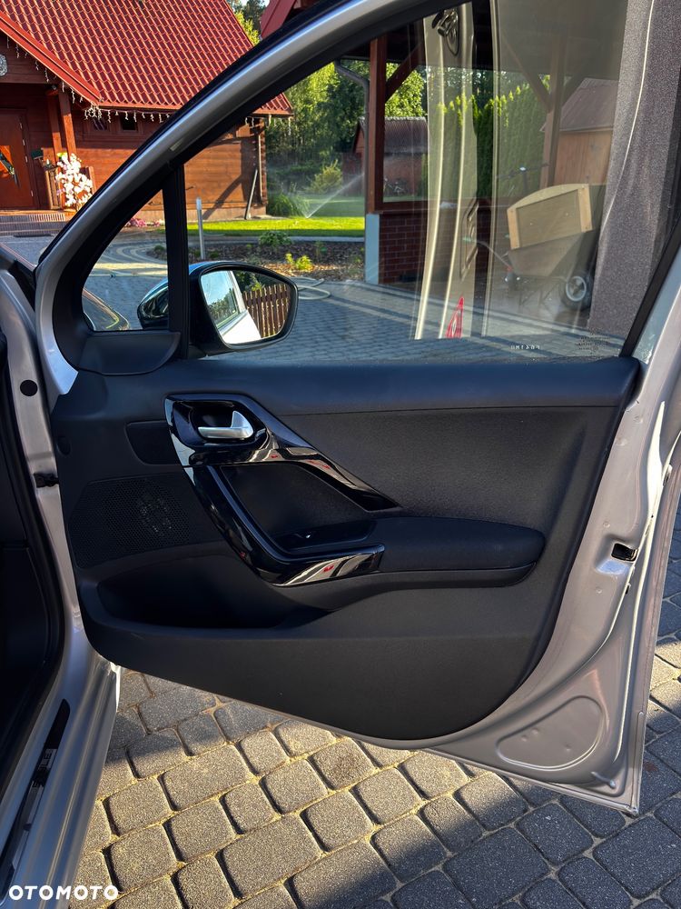 Peugeot 208 1.2 PureTech Style - 11