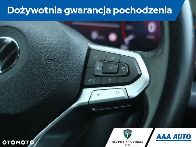 Volkswagen Golf - 22