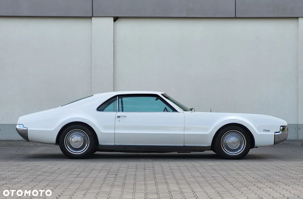 Oldsmobile Toronado - 6