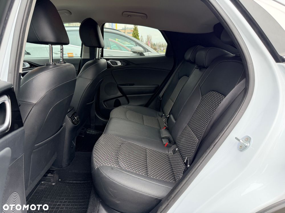 Kia XCeed 1.5 T-GDI Business Line - 16