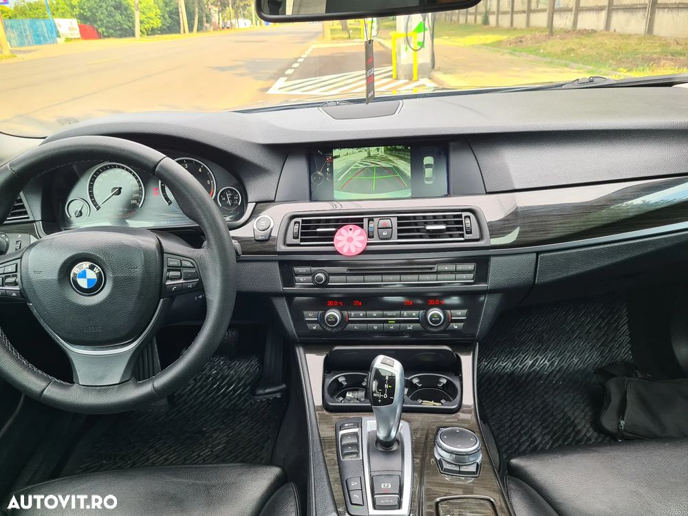 BMW Seria 5 525d xDrive - 10